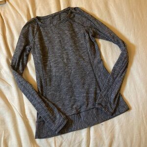 Lululemon Athletic Top - with back Pocket (sz 8-10) heathered grey long sleeve